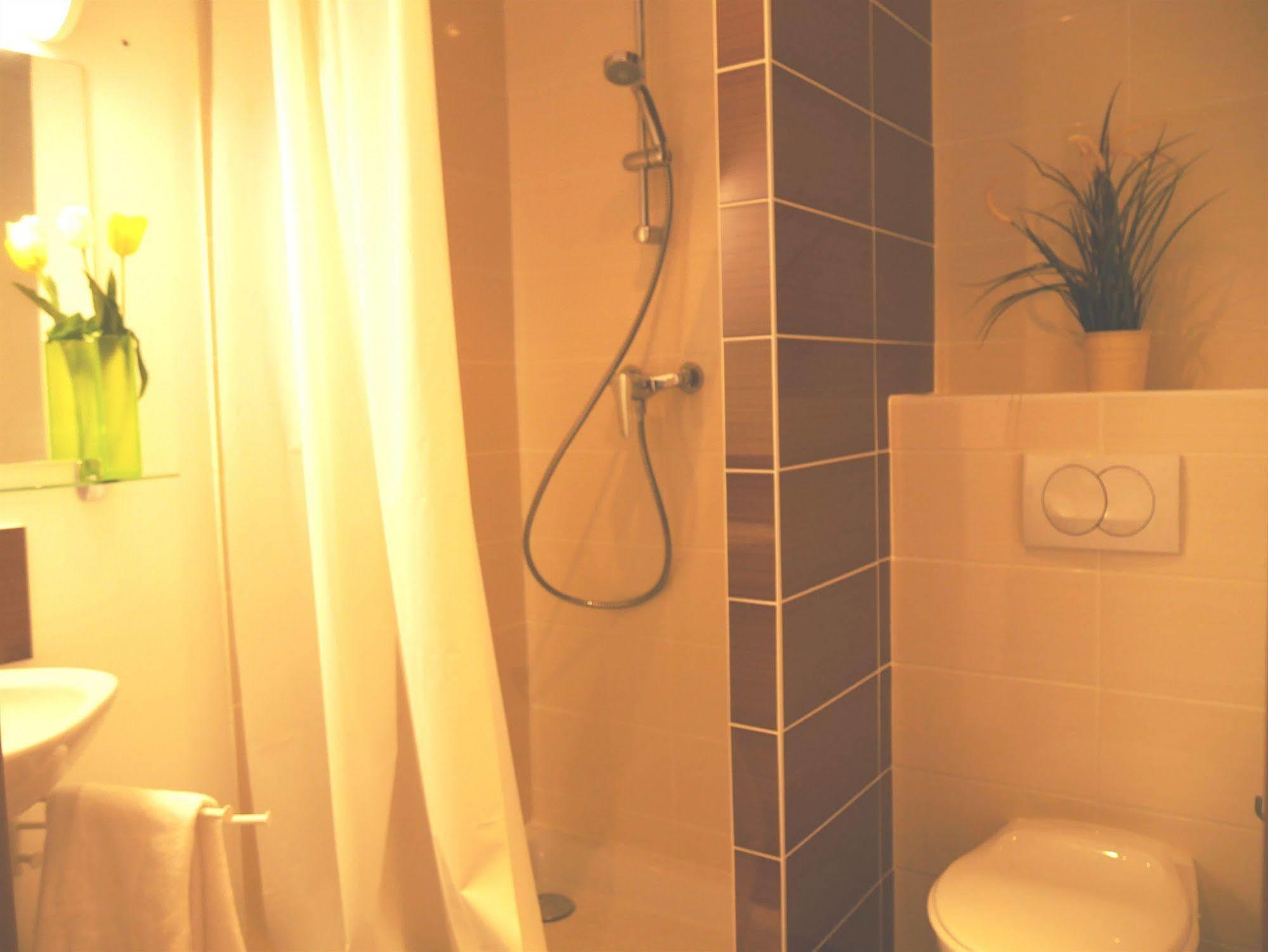 Vénissieux Montempo Apparthotel Lyon Viviani מראה חיצוני תמונה
